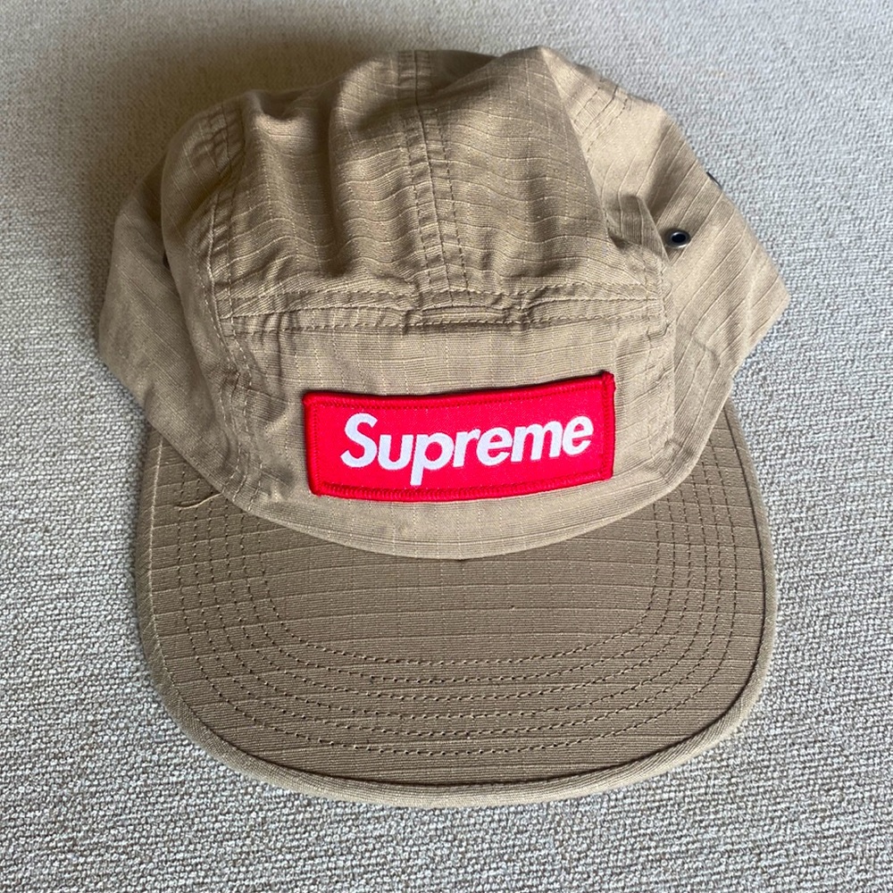 Men’s Supreme hat- never worn!